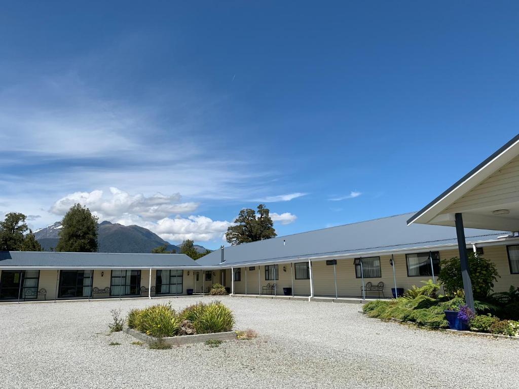 High Peaks Hotel photo 1