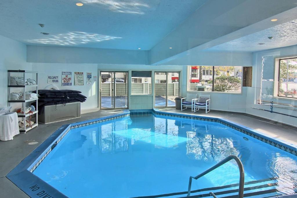 106 Pointes North Inn photo 2
