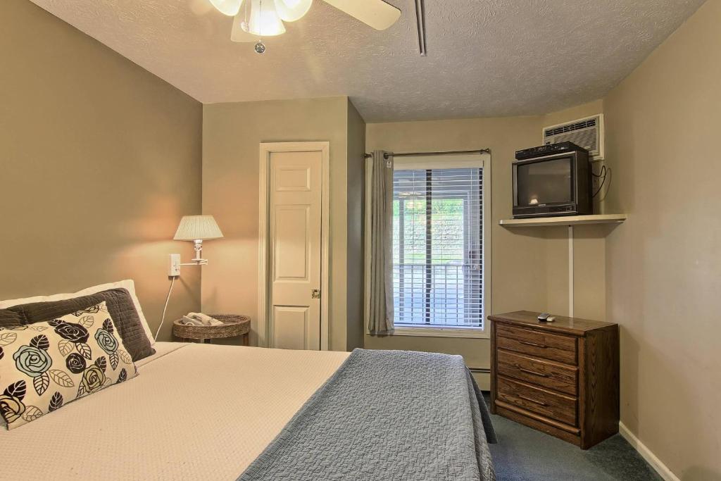 106 Pointes North Inn photo 4