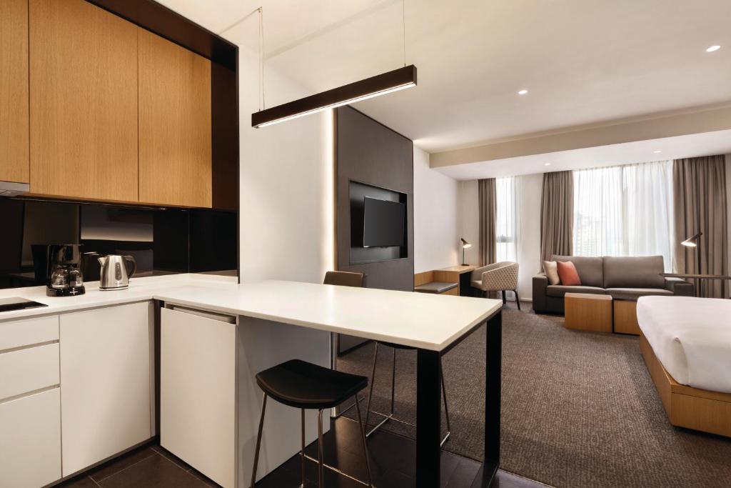 Сьюит (Люкс-студио с кроватью размера «king-size» (с диваном-кроватью)), Hyatt House Kuala Lumpur, Mont Kiara