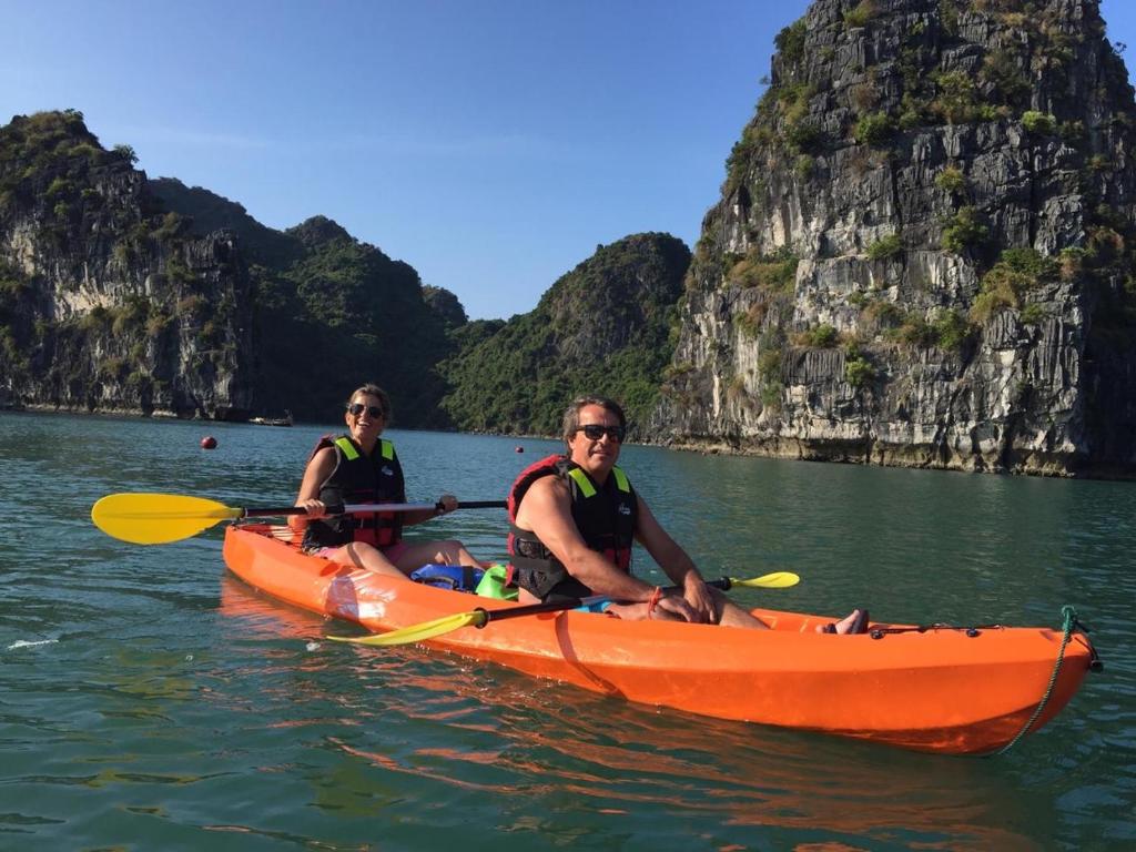 Renea Cruises Halong