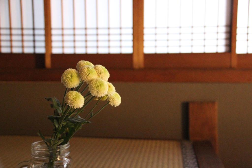 HARUYA Naramachi - Hostel Room Type - Japanese-Style Twin Room with Garden View and Shared Bathroom
