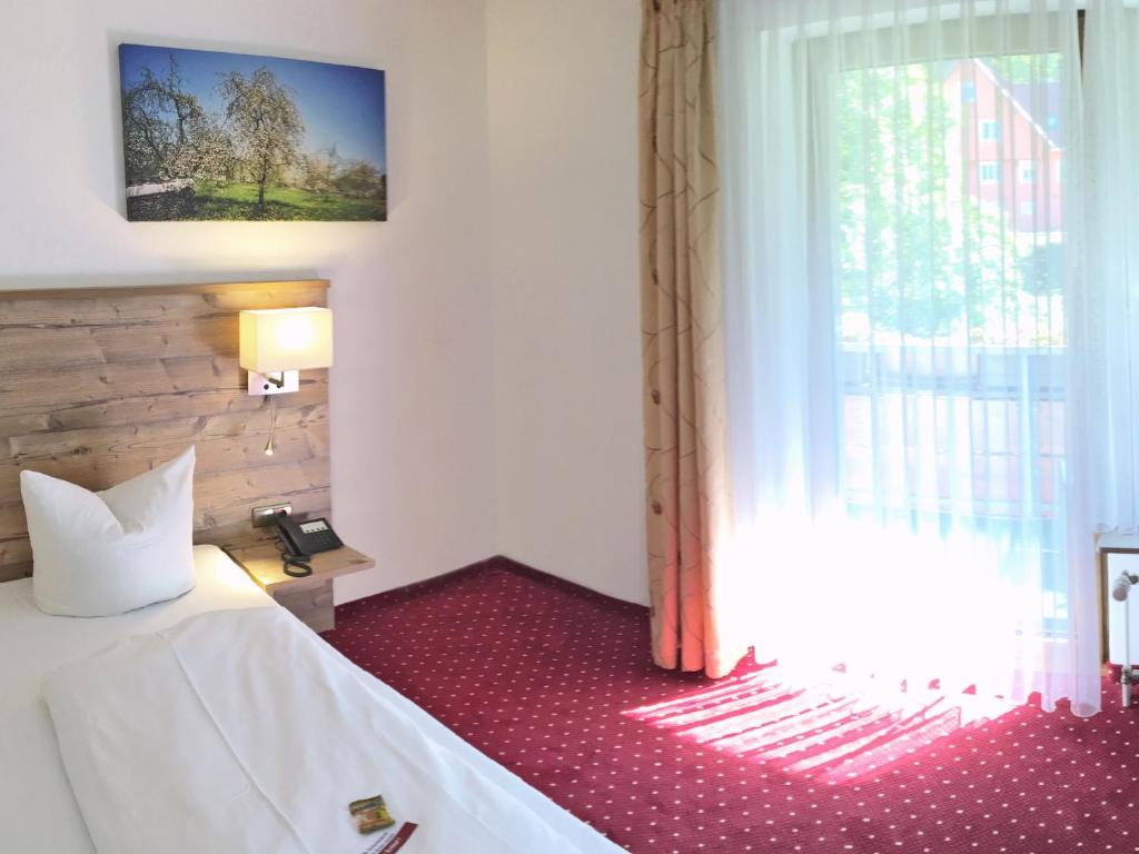 Одноместный (Одноместный номер с балконом), Höhenhotel & Restaurant Kalikutt
