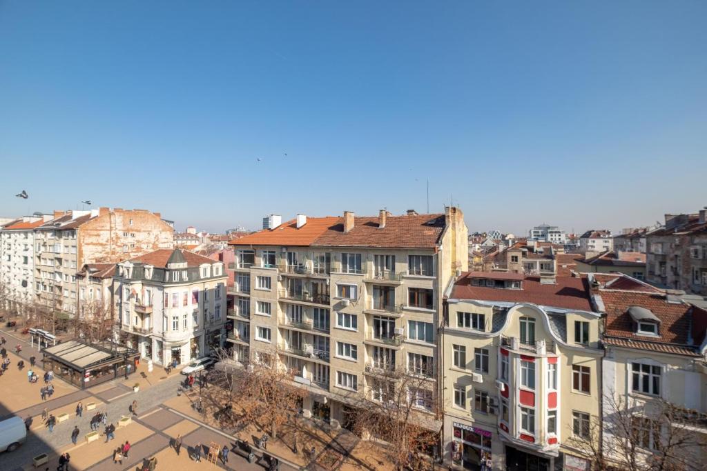 Vitosha Blvd 3-Bedroom, 2-Bathroom Lux Suite, Sofia
