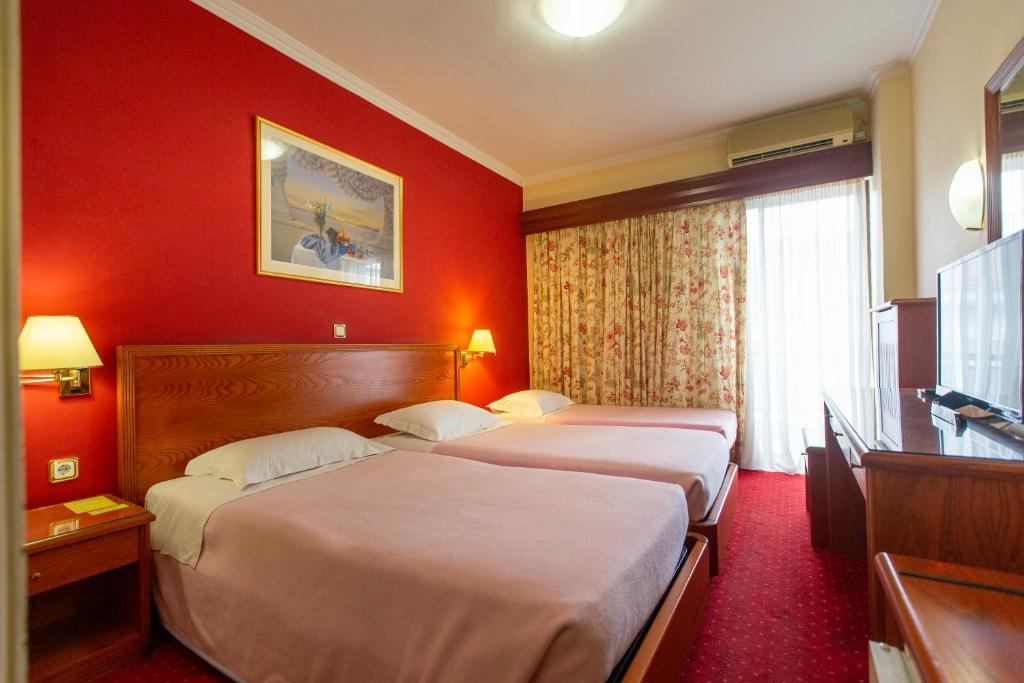 Grand Hotel Room Type - Economy Triple Room