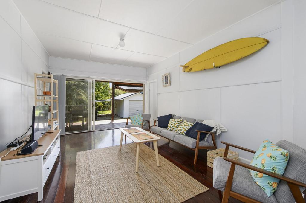 Herb's Hideaway, 11 Belmore Street photo 3