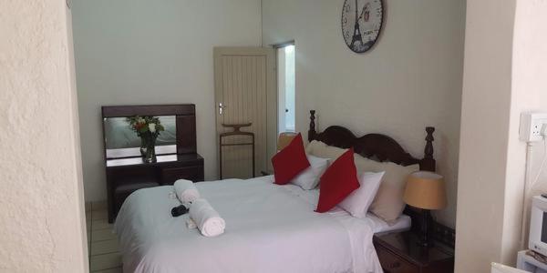The Lodge Strand Room Type - Comfort Queen Room