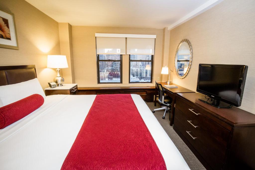 The Belvedere Hotel Room Type - Room, 1 King Bed, Mobility Accessible
