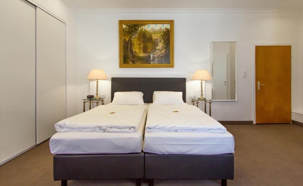 Двухместный (Стандартный двухместный номер с 1 кроватью), Hotel Adler