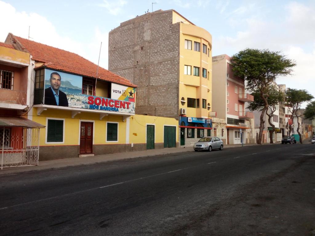 Avenue Baltazar Lopes da Silva 45 photo 2