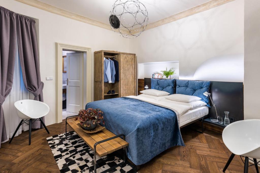Апартаменты (Апартаменты с 2 спальнями), MOOo by the Castle