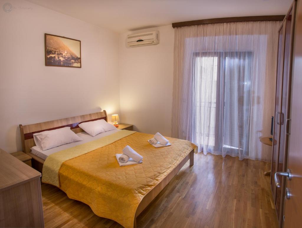 Апартаменты (Апартаменты с душем), Apartments and rooms Marija