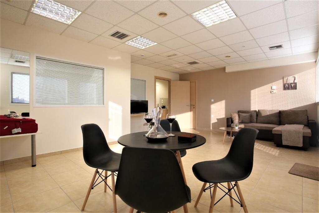 GK Airport Suites photo 3