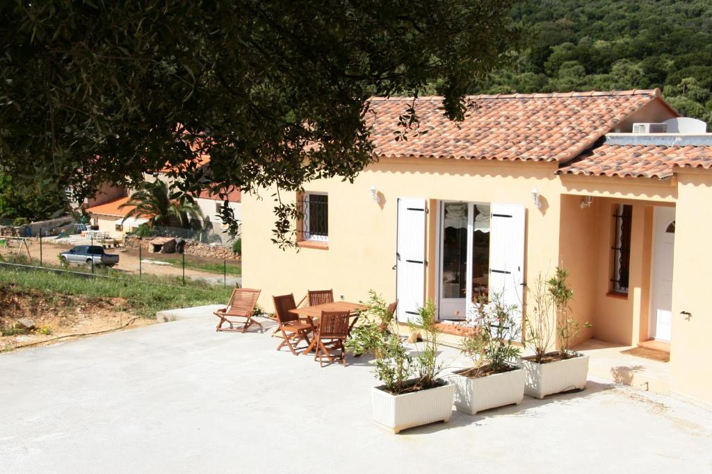 Orasi, Sartene, gîte dans villa climatisée tout confort photo 2