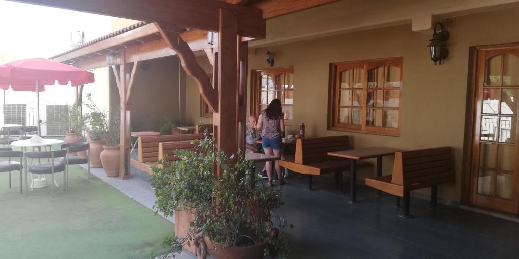 HOTEL CONTINENTAL COSQUIN photo 4