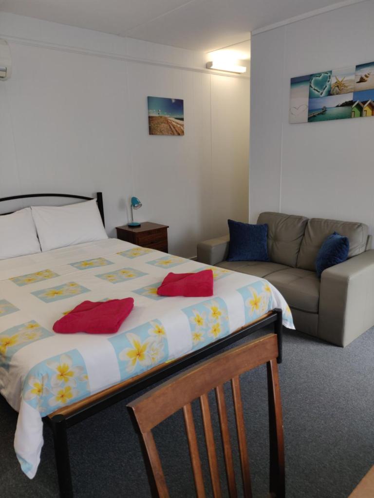 Summers Rest Units photo 4