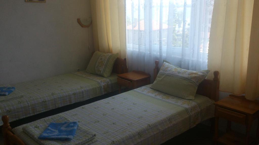 Четырехместный (Четырехместный номер с балконом), Svetla Guest House
