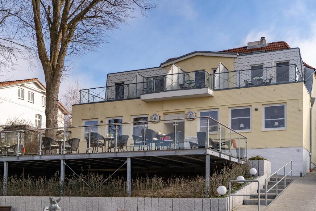 Hotel am Wasserschloss Glücksburg photo 2