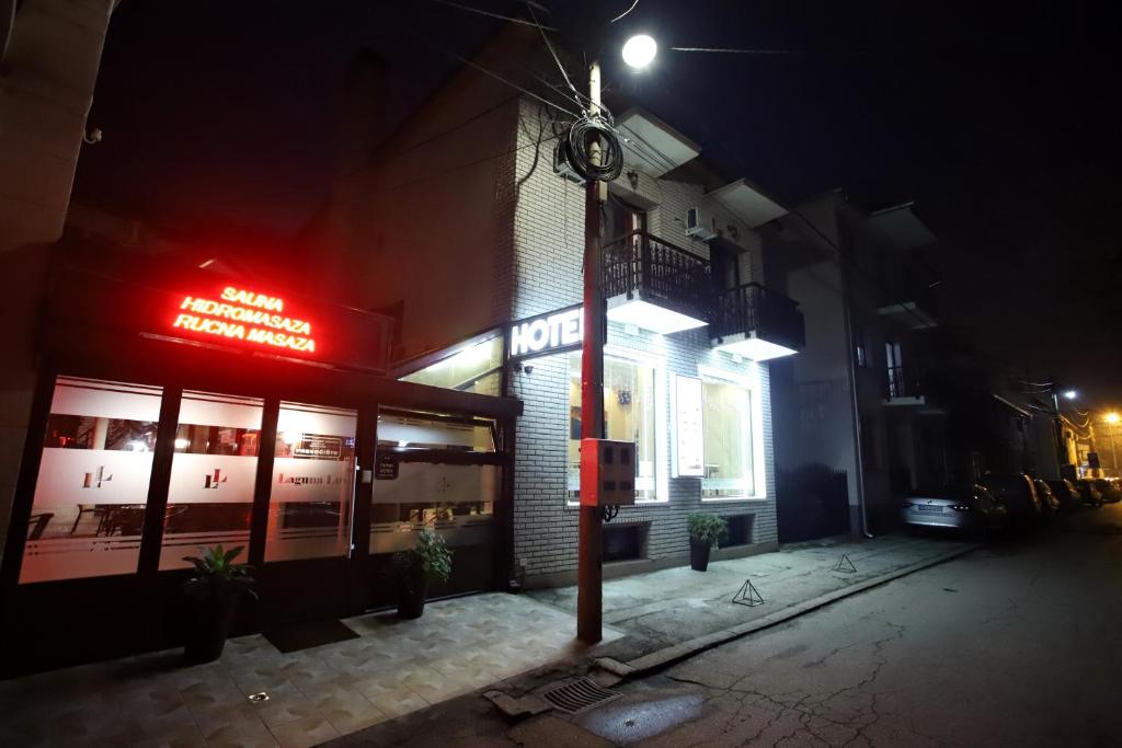 Garni Hotel Laguna Lux photo 2
