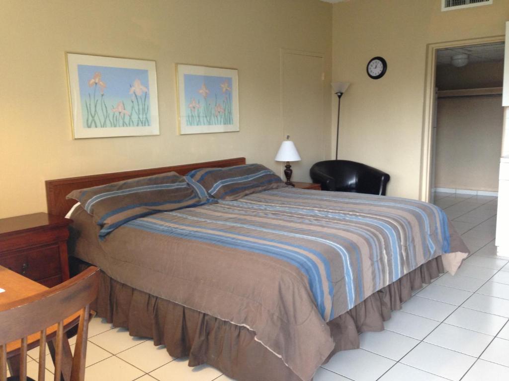 Knights Inn Hallandale photo 2