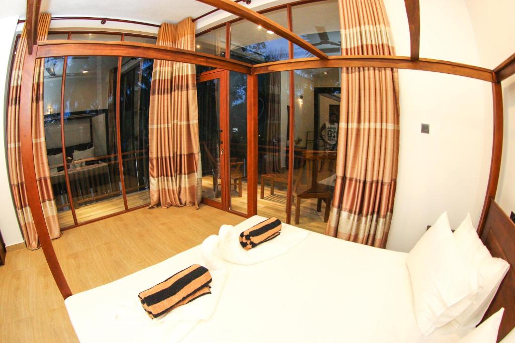 Bay Hiriketiya photo 2