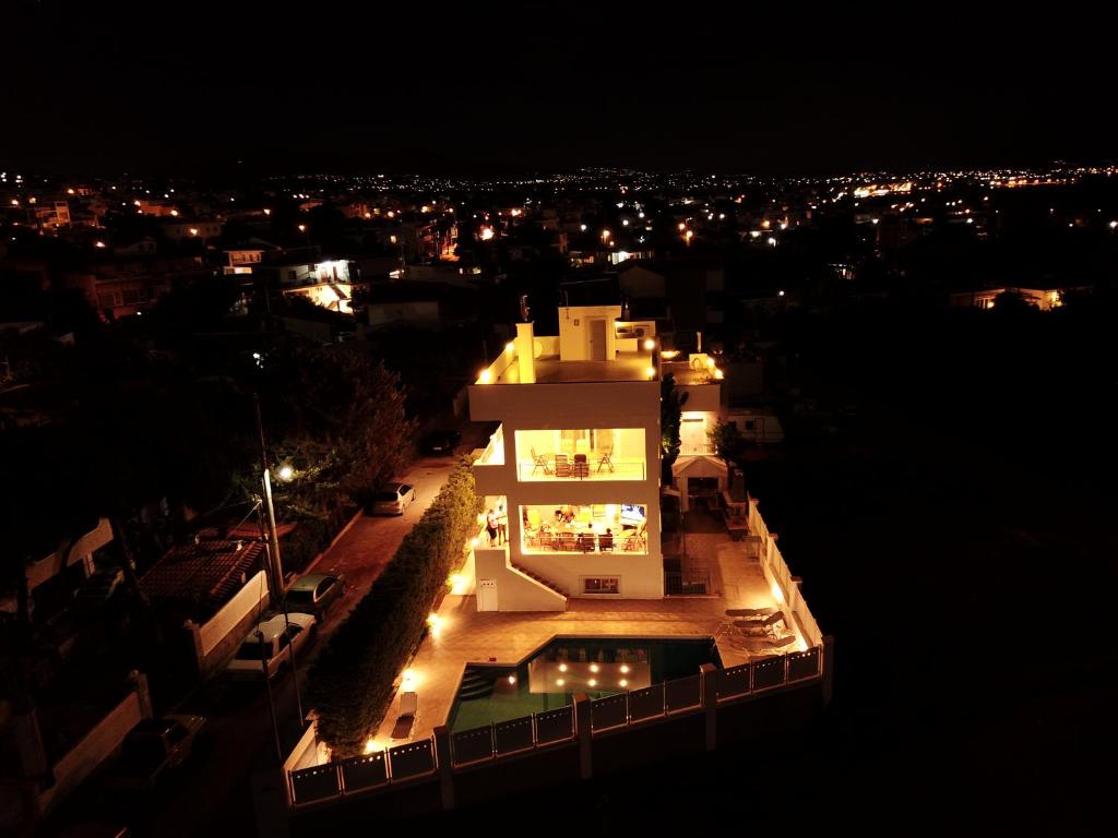 Villa d'Irene-near athens airport , 200 meters from the beach davis photo 3
