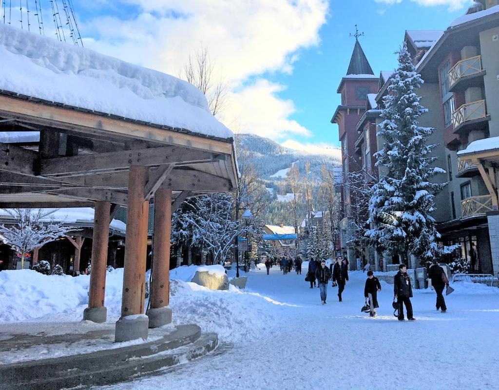 Whistler Town Plaza by Latour Hotels and Resorts photo 2