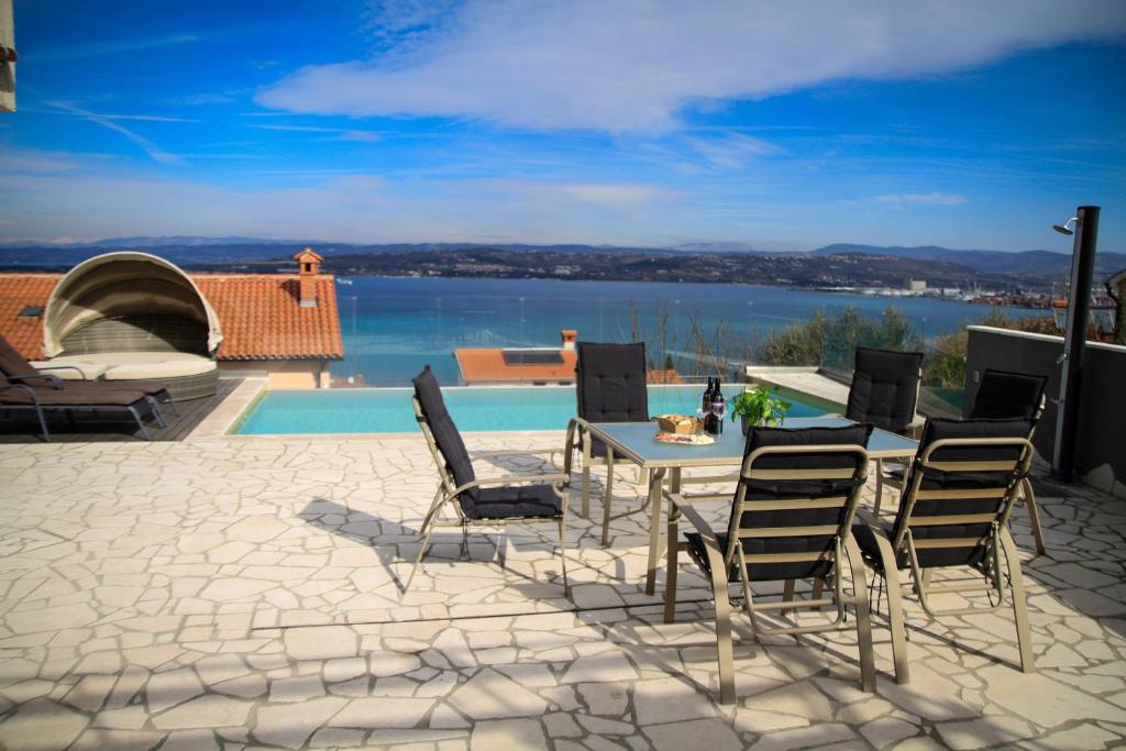 Liams Mansion photo 3