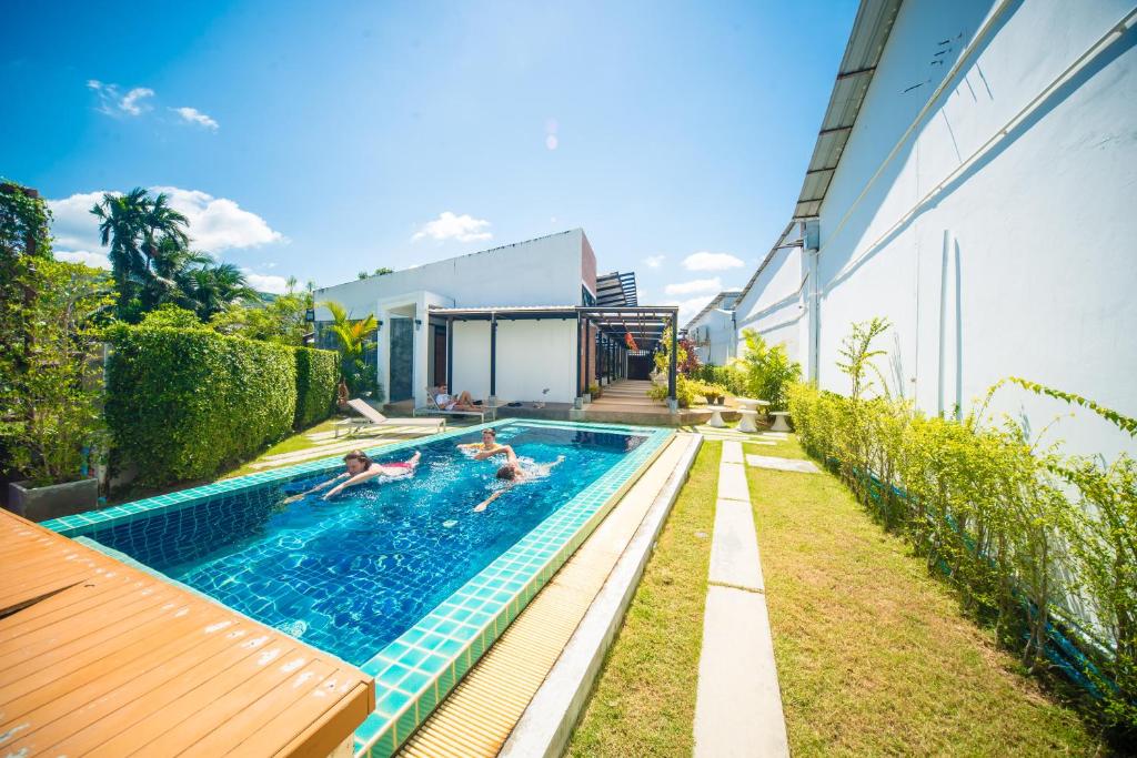 ChillHub Hostel Phuket photo 2