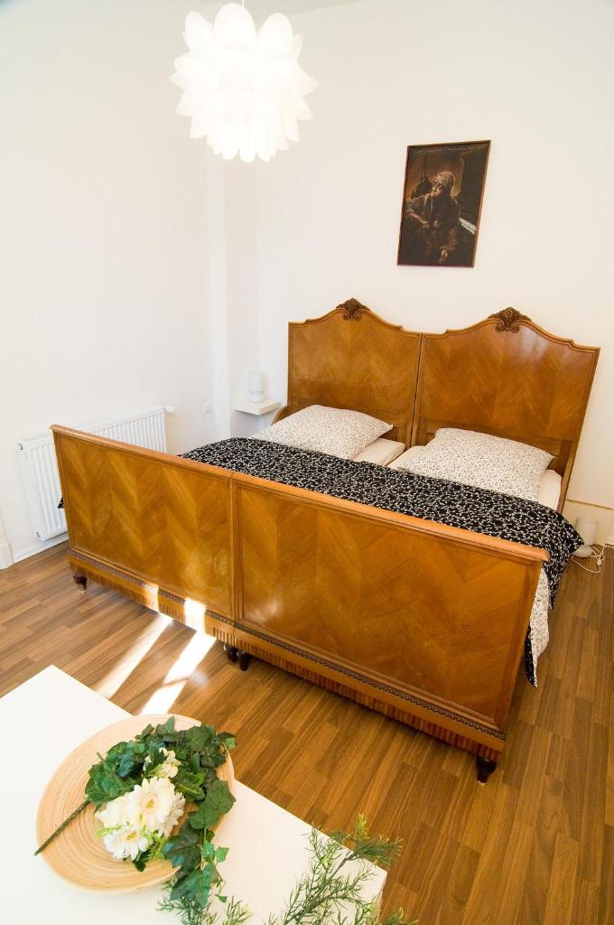 Mehringdamm photo 1