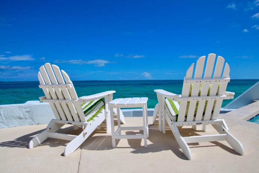 Water's Edge Villa - Oceanfront with Private Pool photo 2