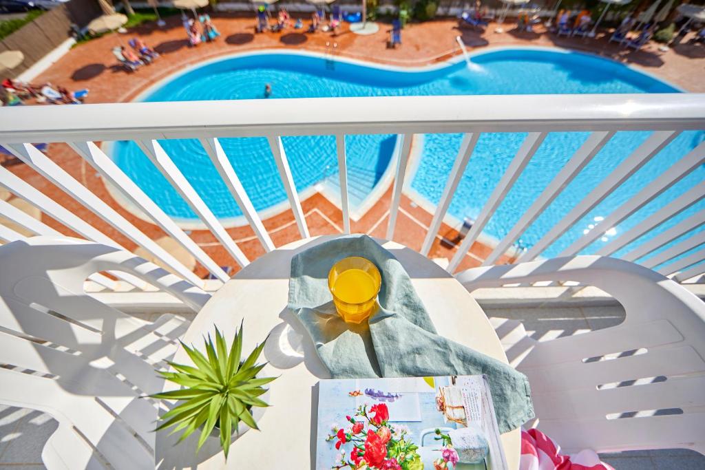 Gavimar Ariel Chico Hotel and Apartments photo 1