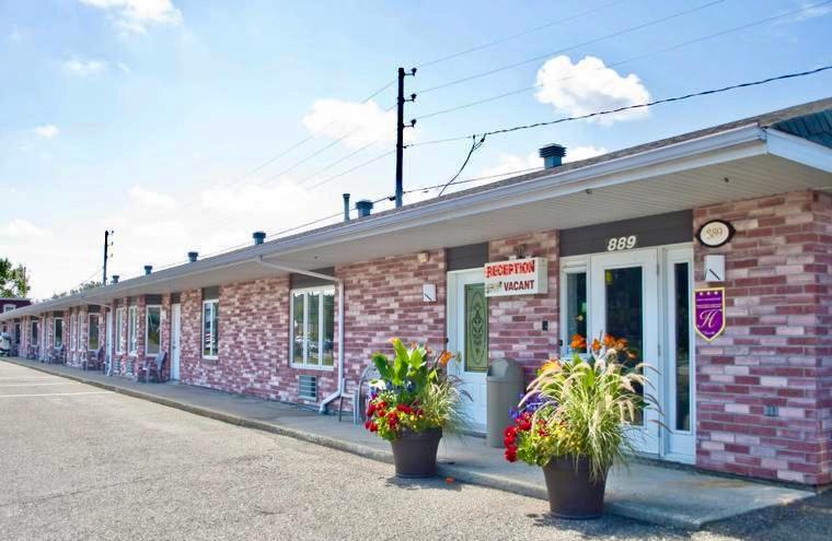 Motel Invitation photo 4