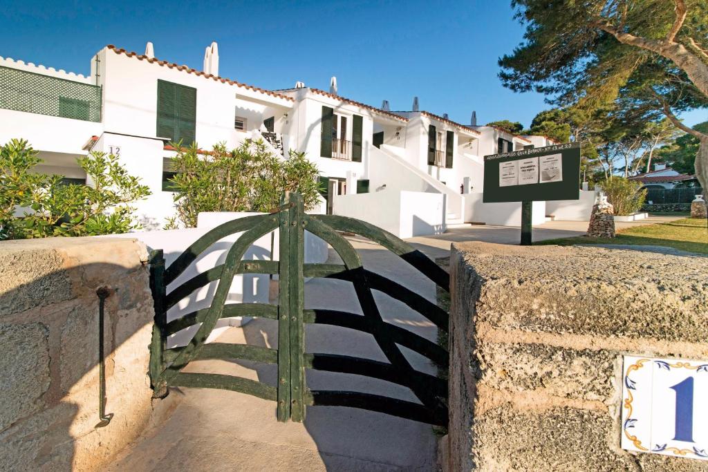 Apartamentos Cala Blanca photo 2
