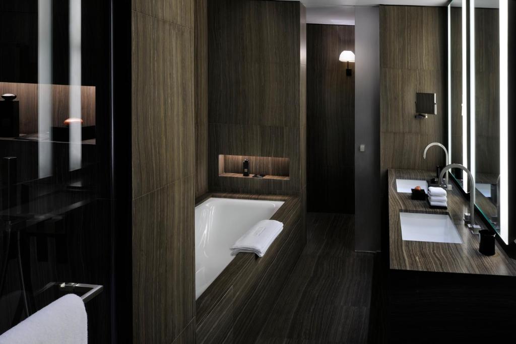 Сьюит (Люкс «Премьер»), Отель Armani Hotel Dubai