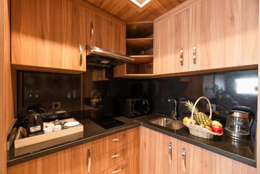 Сьюит (Привилегированный люкс), Avenue Suites