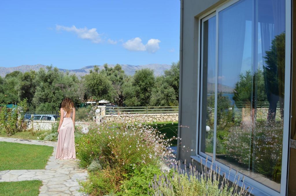 Thesmos Village photo 2