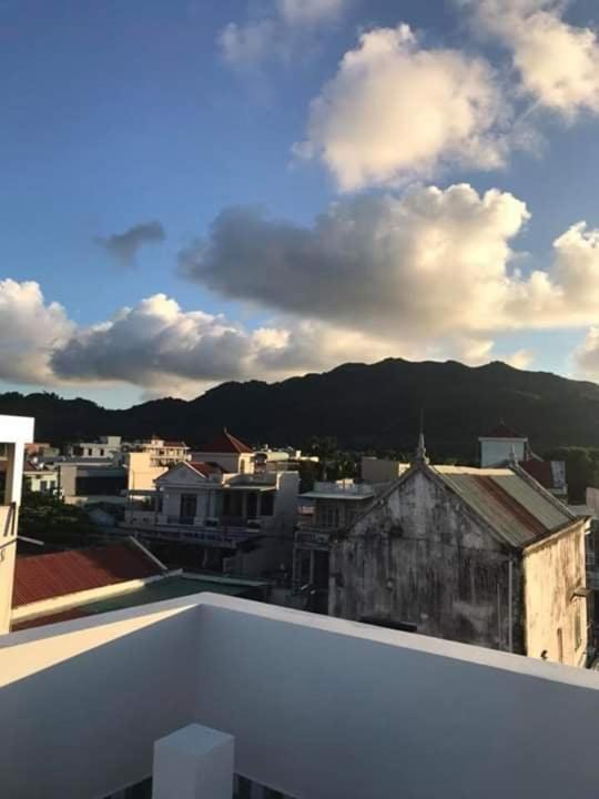 Nhà Nghỉ Quê Ló
