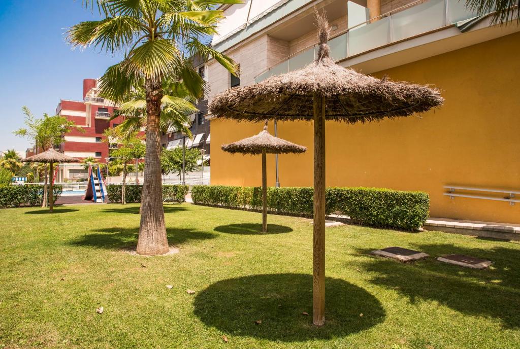 EnjoyGranada LUJO Piscina y Parking photo 1