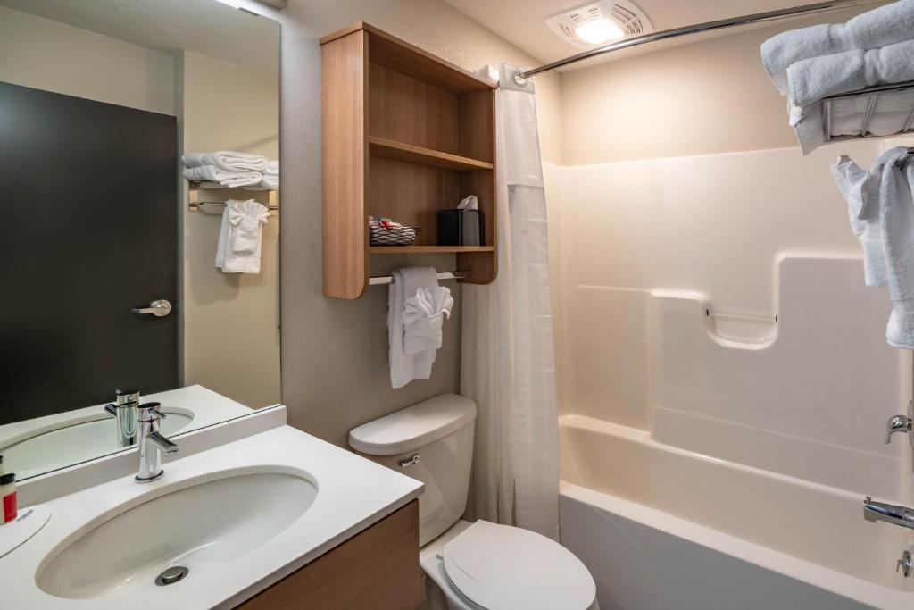 Microtel Inn & Suites by Wyndham Carlisle photo 4