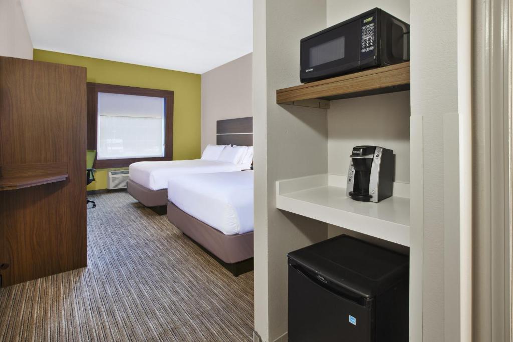 Holiday Inn Express Hotel & Suites Alcoa Knoxville Airport, an IHG Hotel photo 2