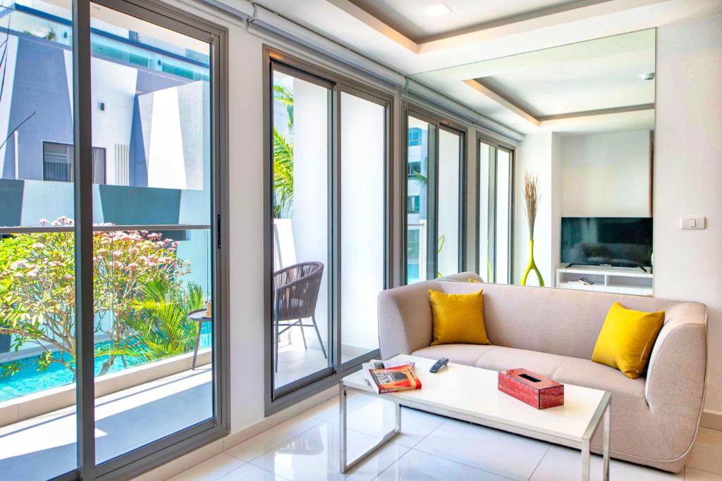 Апартаменты (Эксклюзивный люкс с 2 спальнями - Вид на бассейн), Arcadia Beach Resort Pattaya