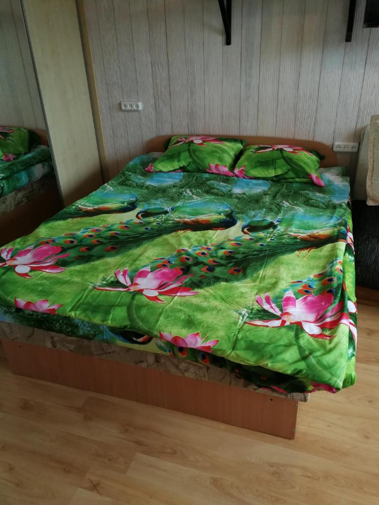 Flat, 1 room, study photo 1