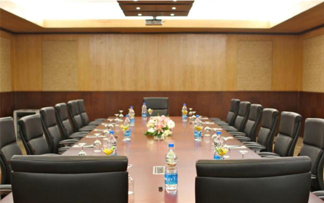 Сьюит (Premier King/Twin Suite), Savoy Suites Manesar