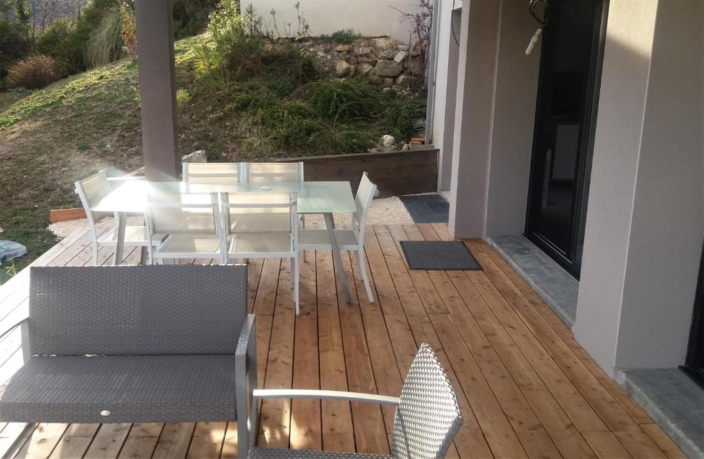 Rez de jardin - Calme et nature aux portes de Grenoble photo 2