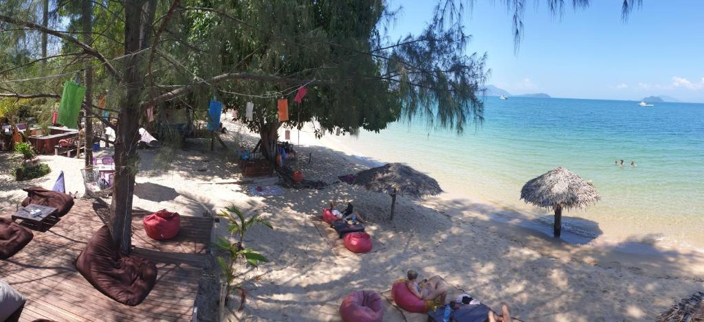 Sabai Sabai Beach Bungalows photo 1