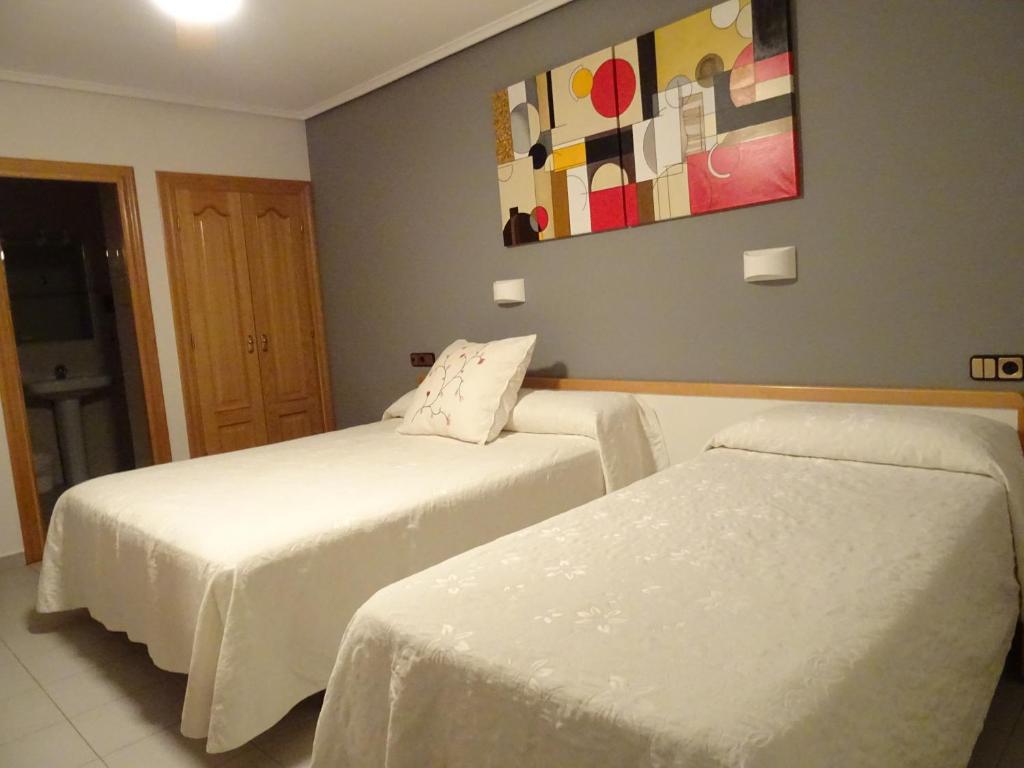Hostal Pirineos Ainsa photo 4
