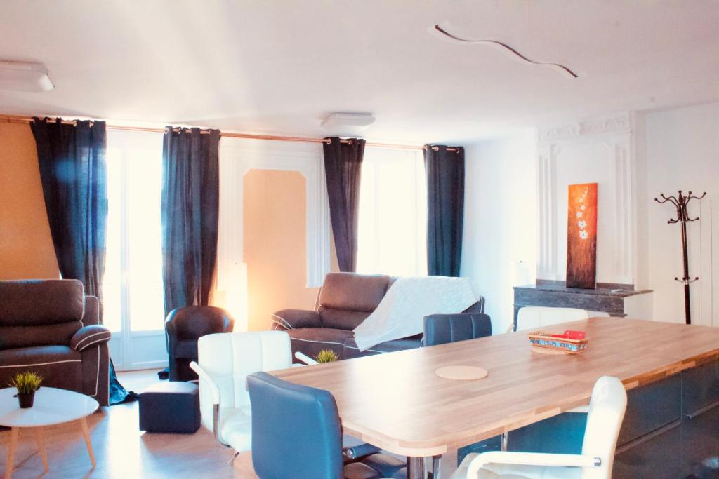 magnifique appartement 100m² hyper centre Luz photo 4