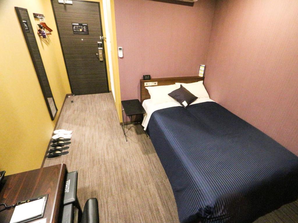 HOTEL LiVEMAX Mikawaanjo Ekimae photo 4