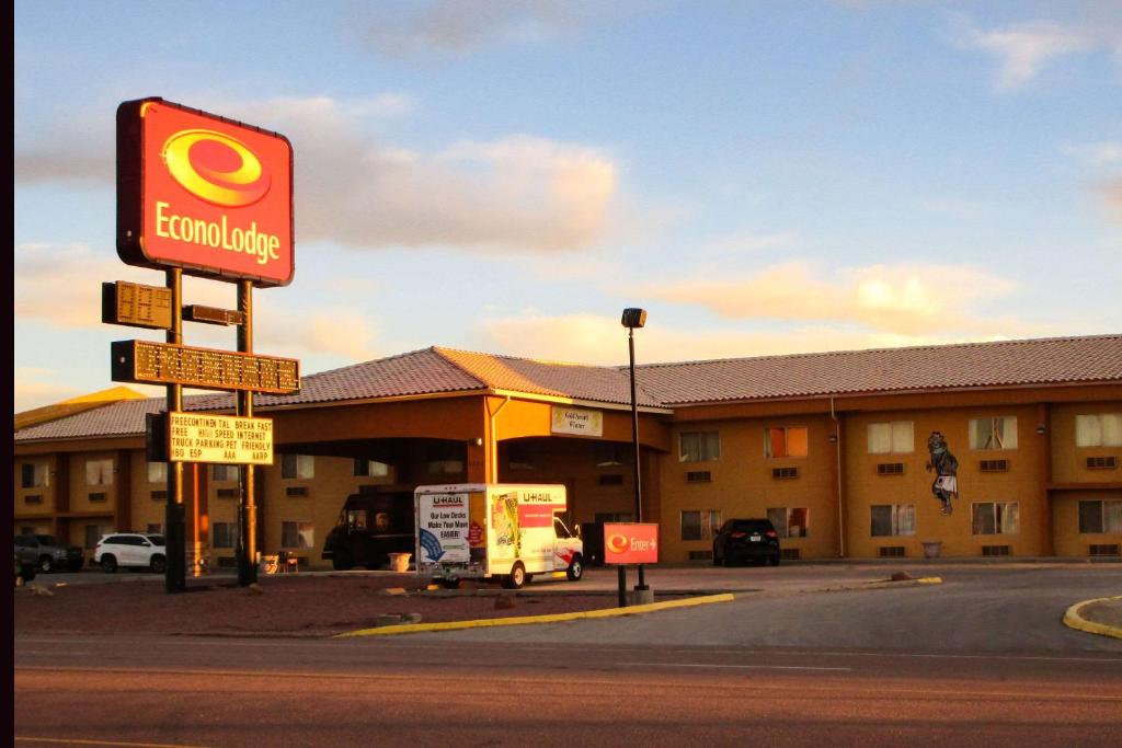 Econo Lodge Gallup image